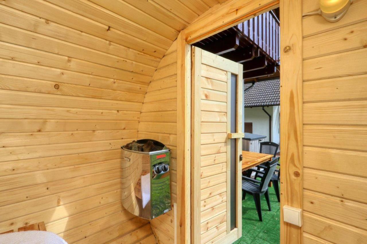 Seepark Kirchheim Bei Vera Mit Sauna Holiday home Kirchheim (Hessen)